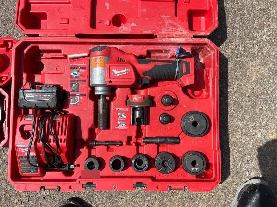 2021 MILWAUKEE 2676-22