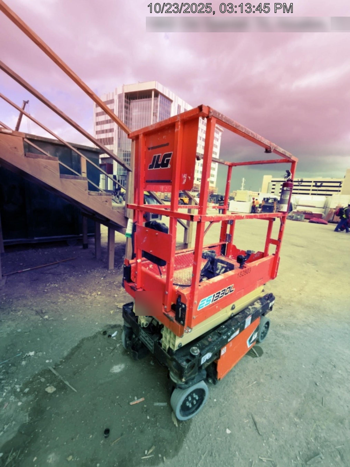 2021 JLG ES1330L