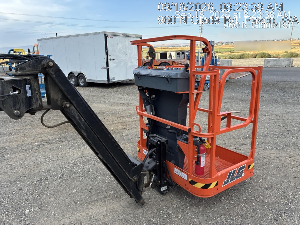 2025 JLG E300AJP