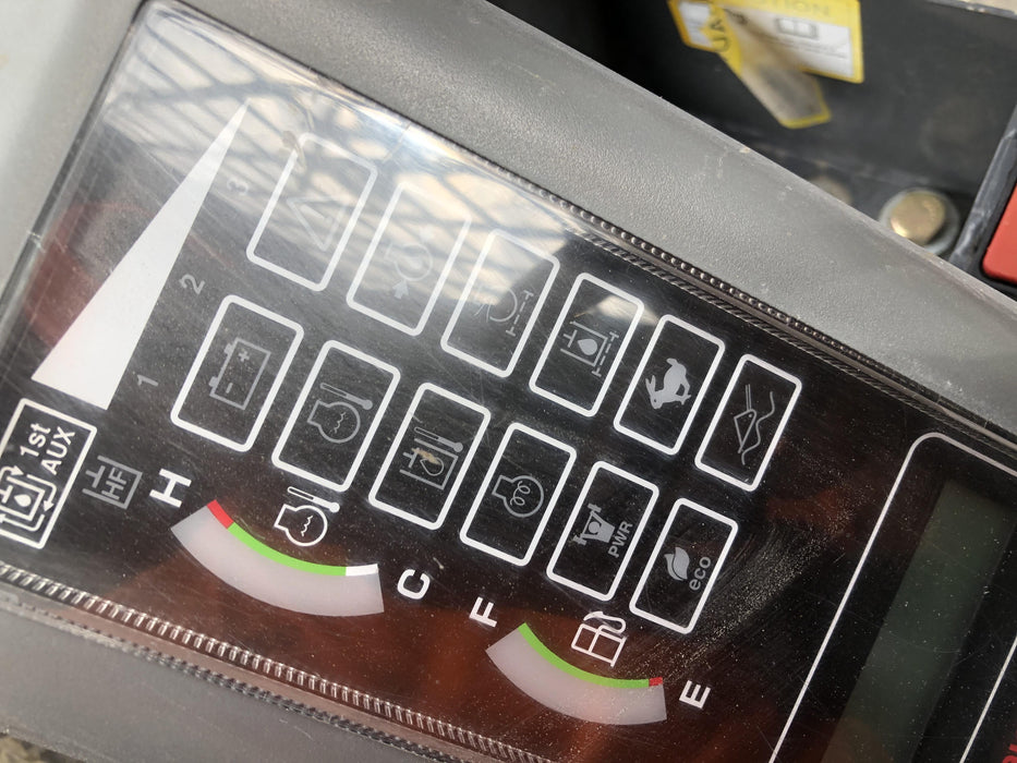 2019 Takeuchi TL8 Canopy, 15" Wide Rubber Tracks, Back-up Alarm, Front & Rear Working Lights, Auxiliary Hydraulics, Two-Speed Travel, Electronic Monitoring System 76" HD Smooth Dirt Bucket with Bolt-On Edge, 20.3 cubic feet Capacity