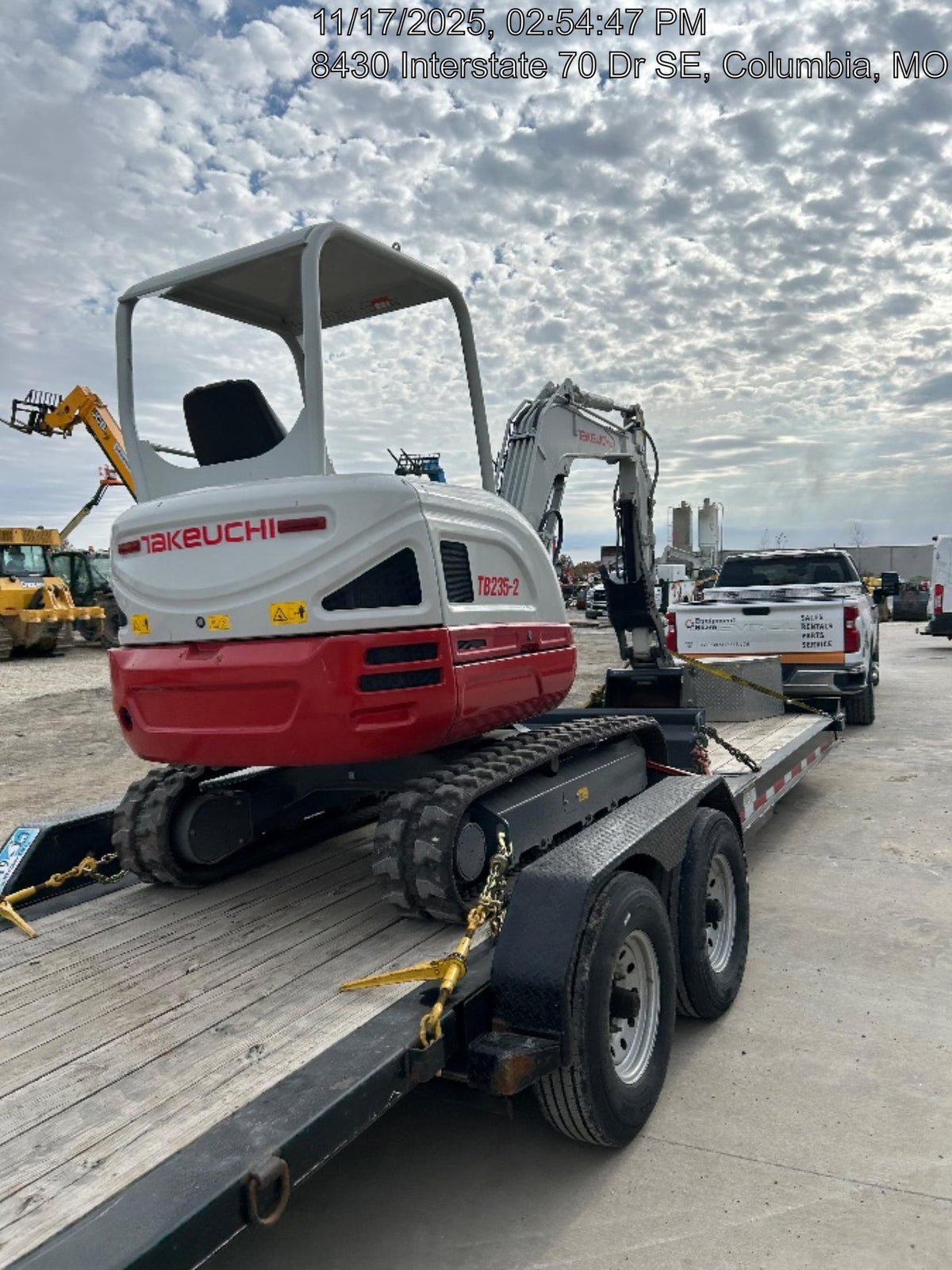 2024 TAKEUCHI TB235-2RA