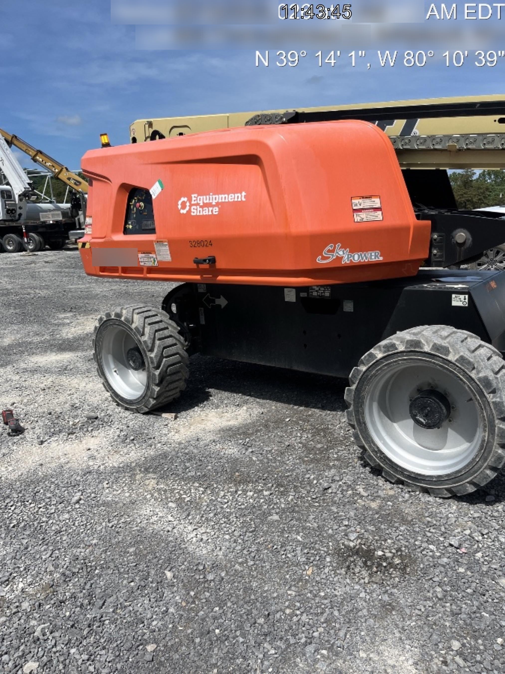 2023 JLG 660SJ