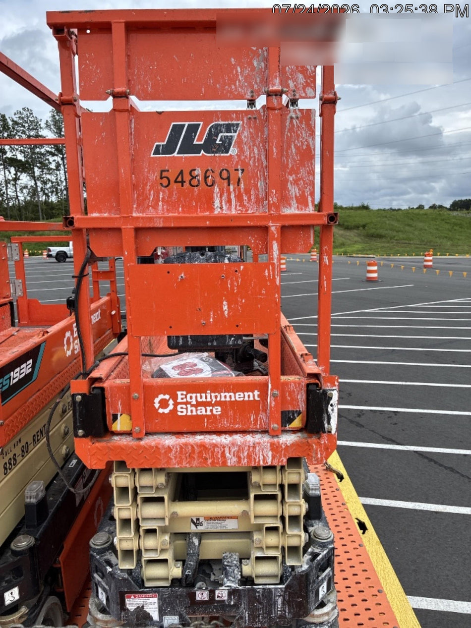 2025 JLG ES1932
