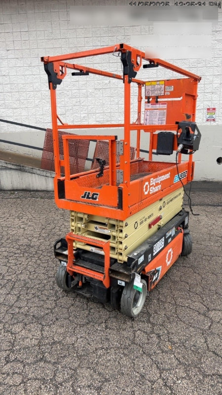 2023 JLG ES1932