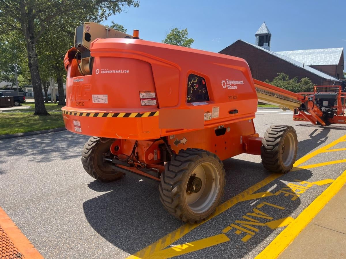 2023 JLG 660SJ