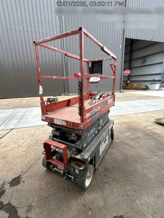2018 Skyjack SJIII-3219 Skyjack SJIII3219 Scissor Lift w/Trojan Batteries