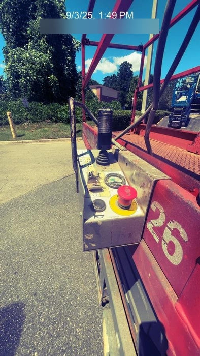 2018 Skyjack SJIII-3226 Skyjack SJIII3226 Scissor Lift w/Trojan Batteries