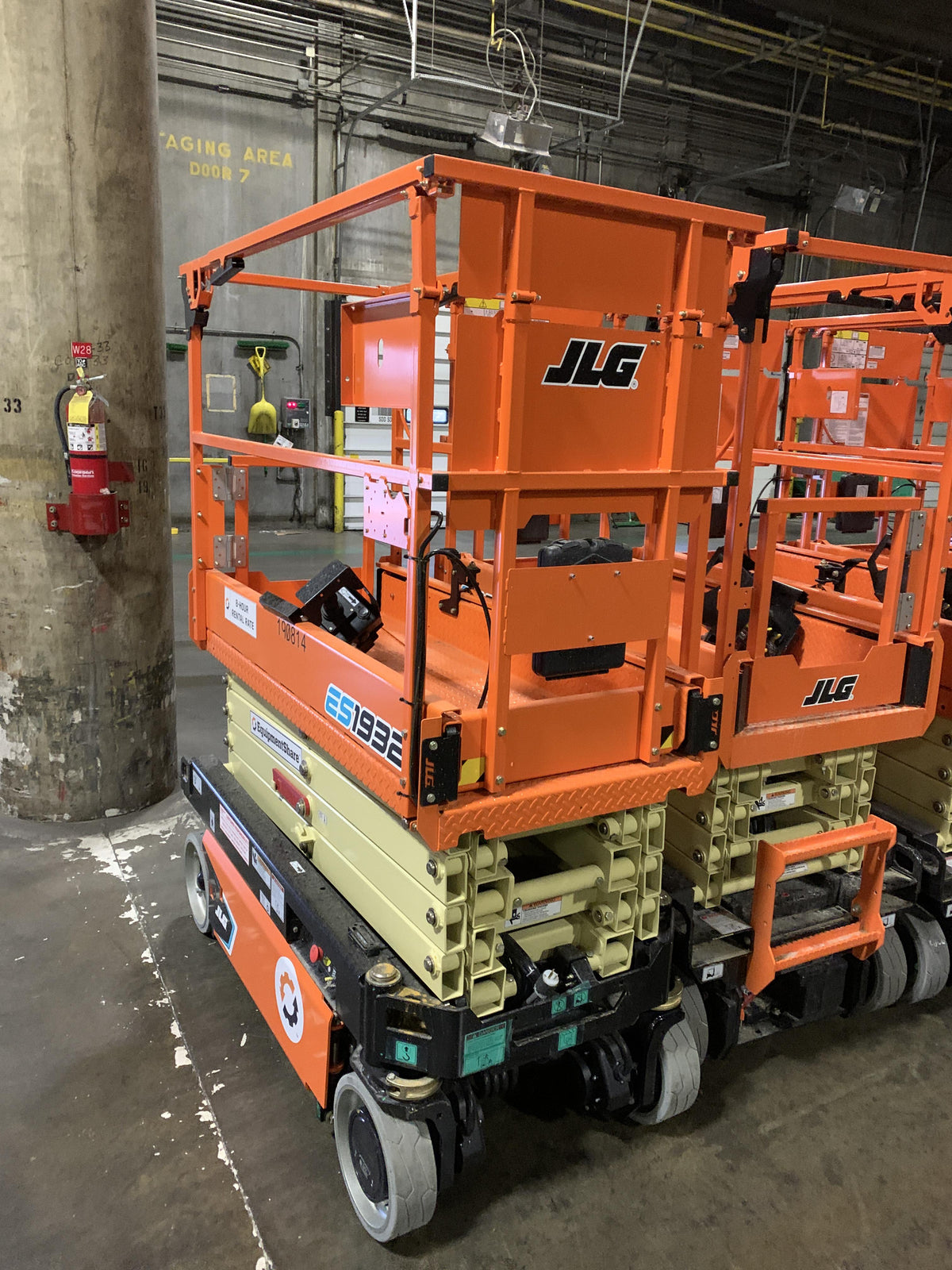 2021 JLG ES1932