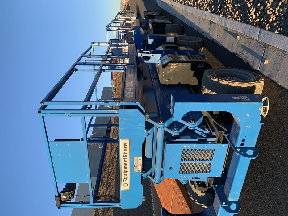 2020 GENIE GS-4390 RT