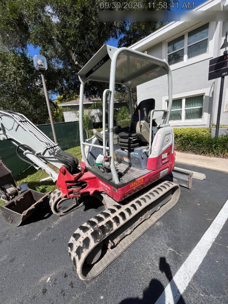 2022 TAKEUCHI TB235-2R