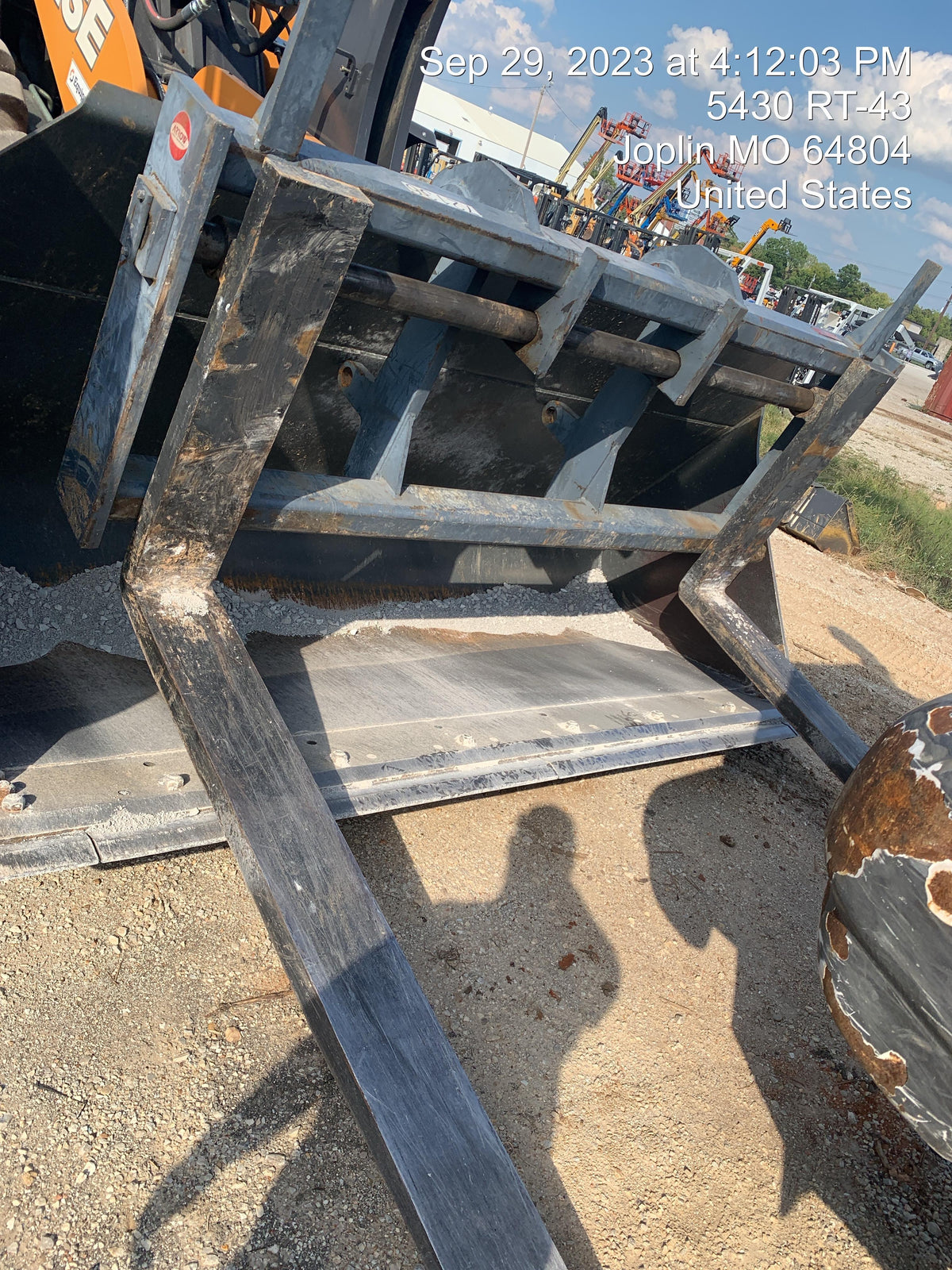 2016 ARROW MATERIAL HANDLING 48" Pallet Forks - Arrow