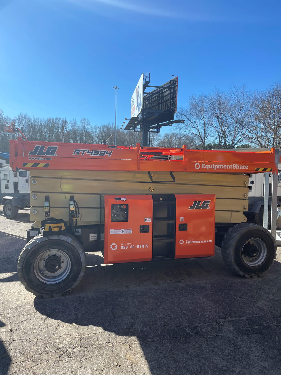 2022 JLG RT4394