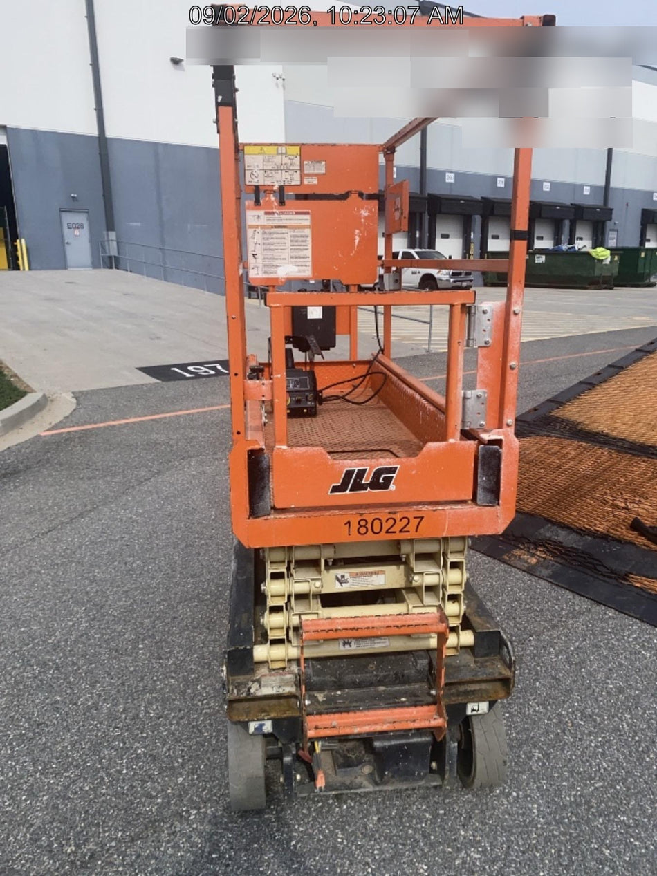2021 JLG ES1932