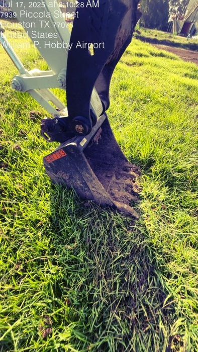 2025 TAKEUCHI 24" Bucket Takeuchi