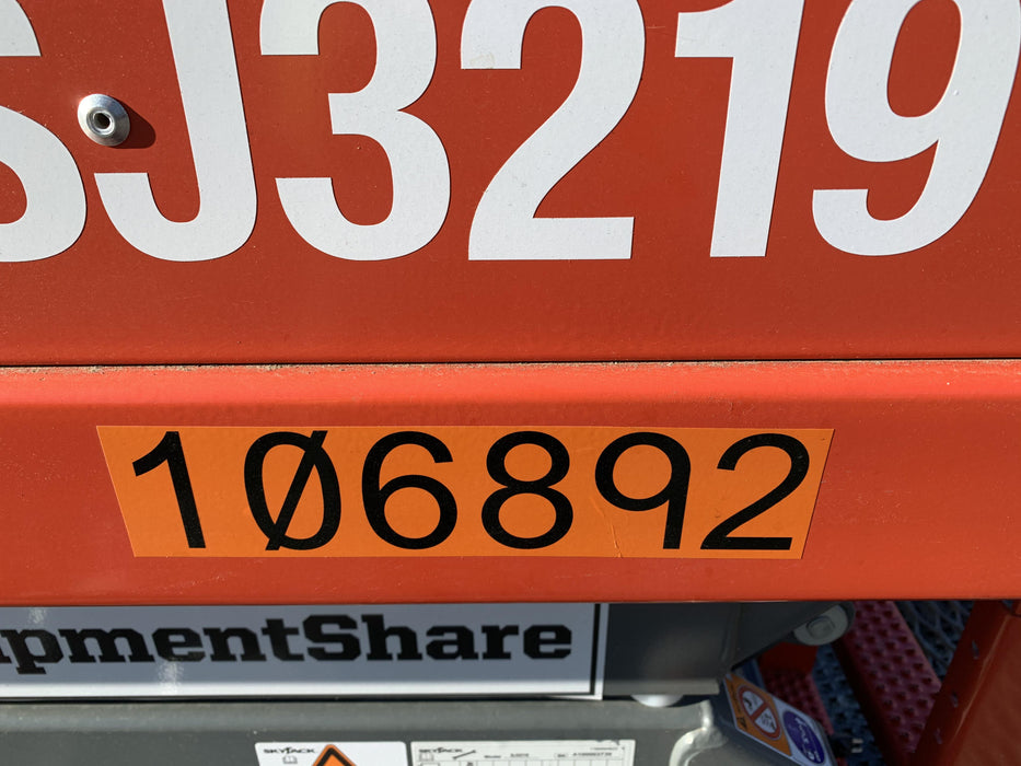 2020 Skyjack SJIII-3219 Solid NM Tires, Half height spring hinged entry gate, Dual Beacons, 800W Inverter