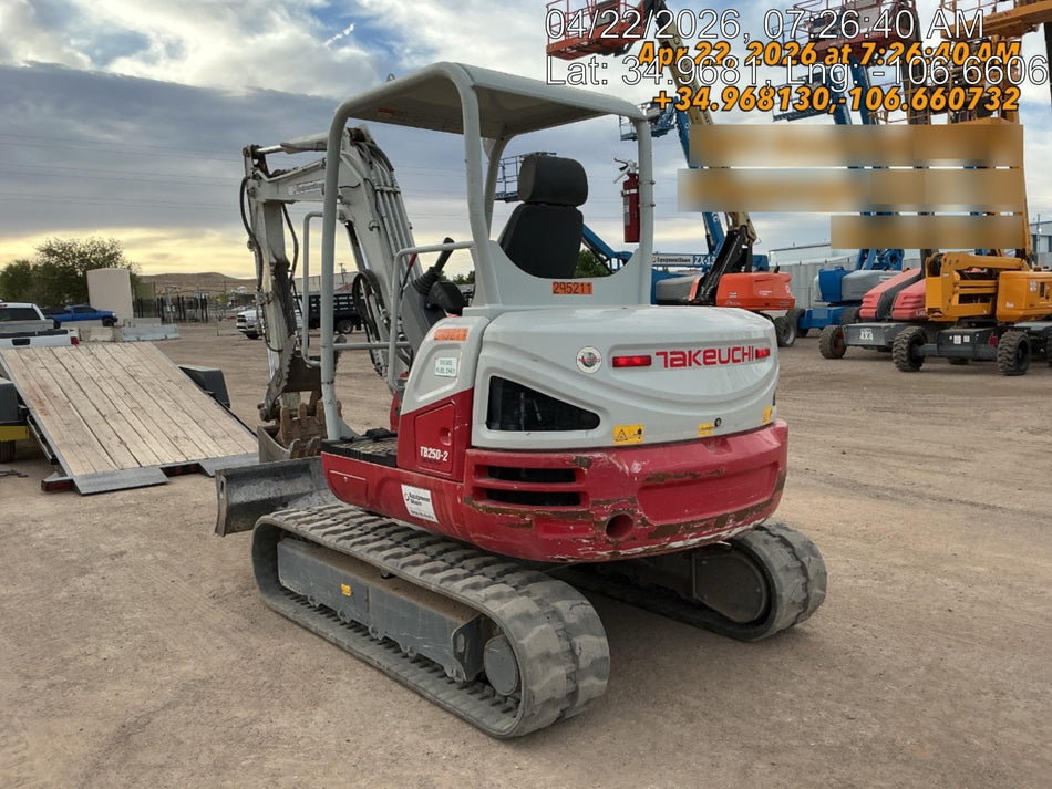 2023 TAKEUCHI TB250-2R