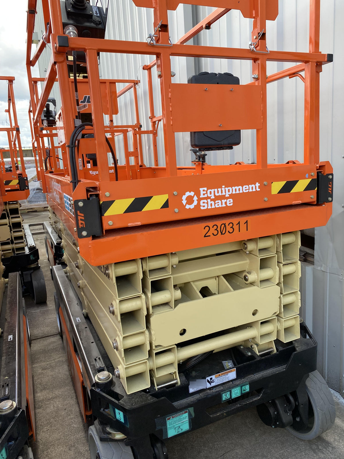 2022 JLG ES3246