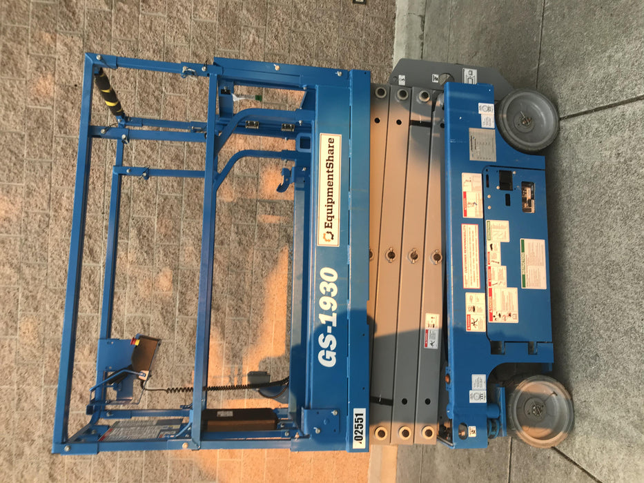 2020 Genie GS-1930 Solid Non Marking Tires, Beacon, Folding rails with half height swing gate, 800W Inverter