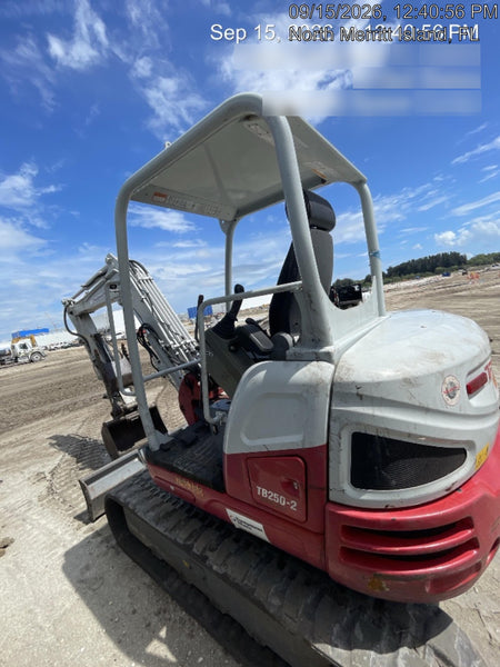 2023 TAKEUCHI TB250-2R