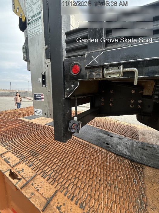 2023 CHEVROLET C5500 Stake Bed - Rental