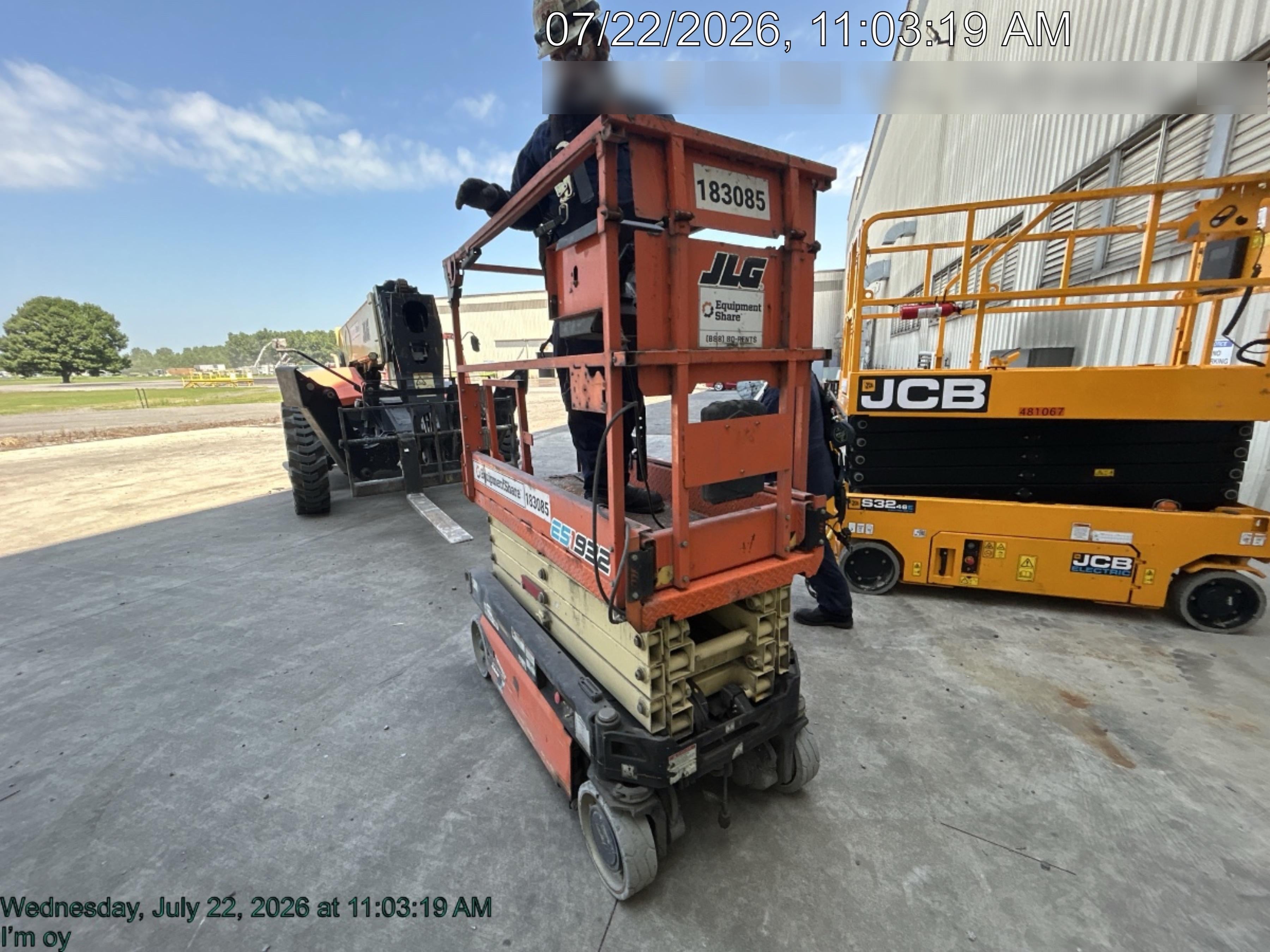 2021 JLG ES1932