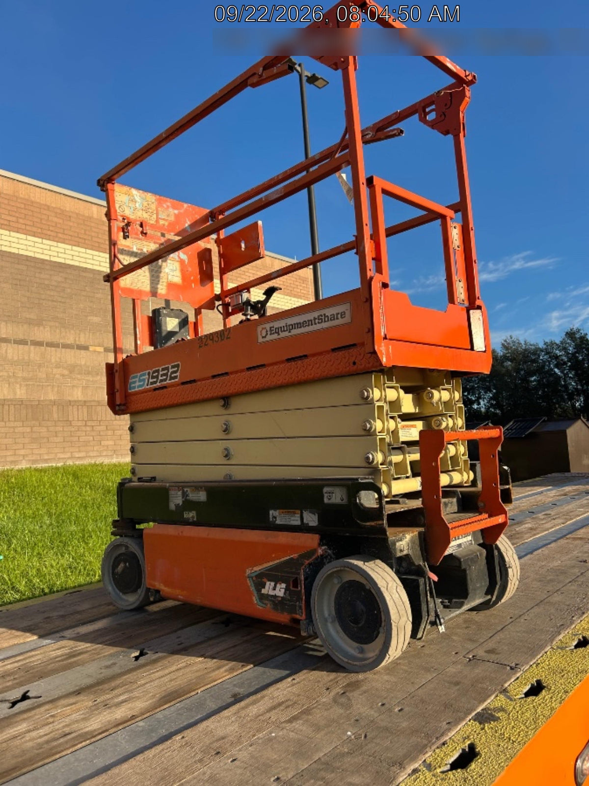 2022 JLG ES1932