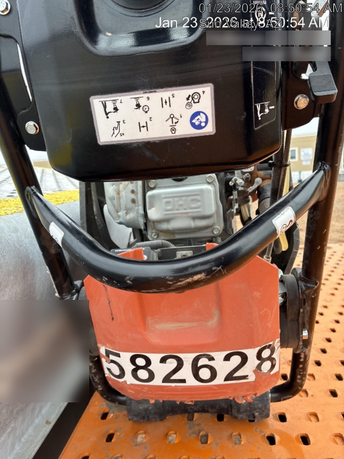 2025 HUSQVARNA LT6005