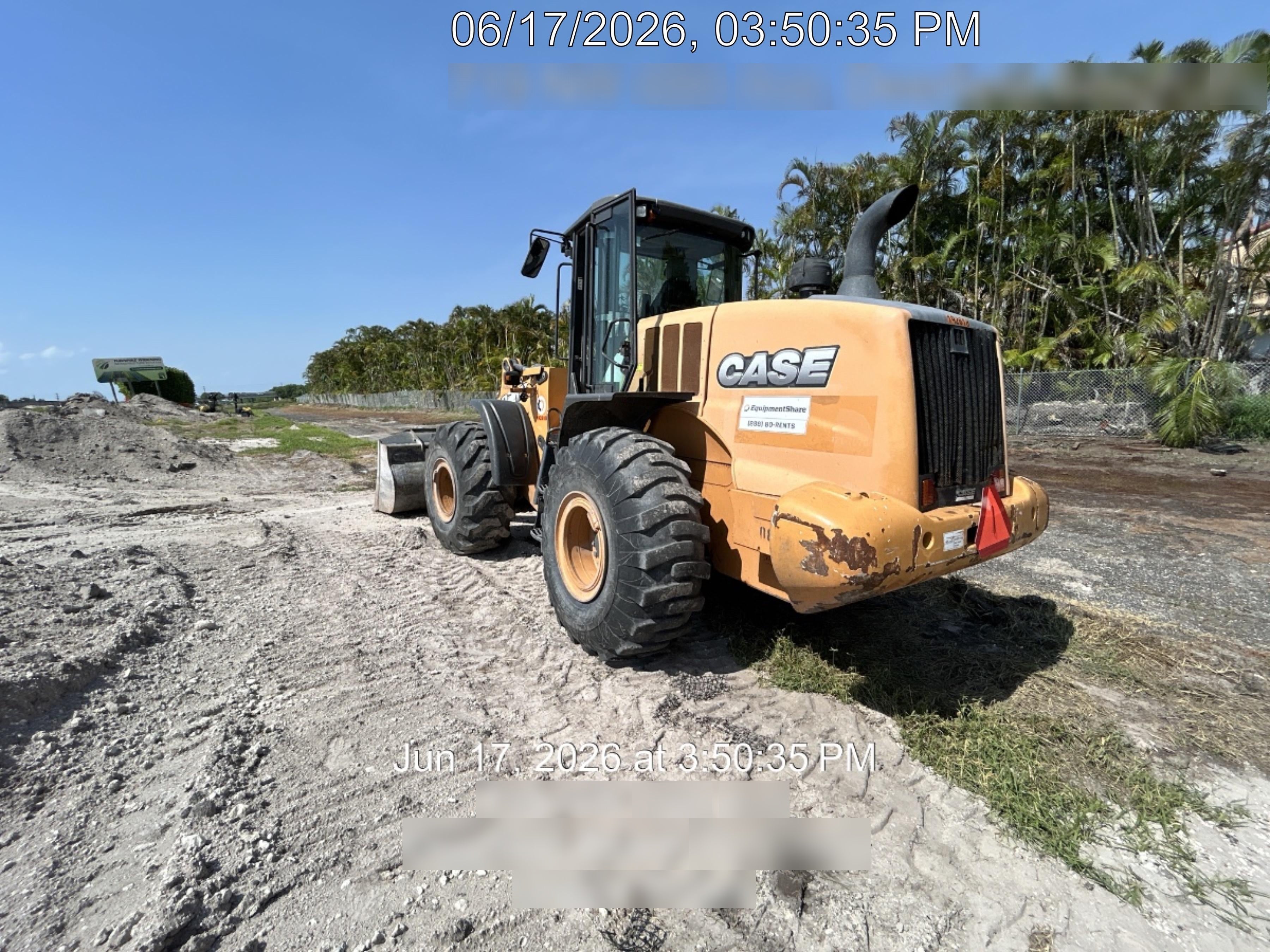 2016 Case 821F CLOSED CAB, JRB 418 STYLE HYD COUPLER