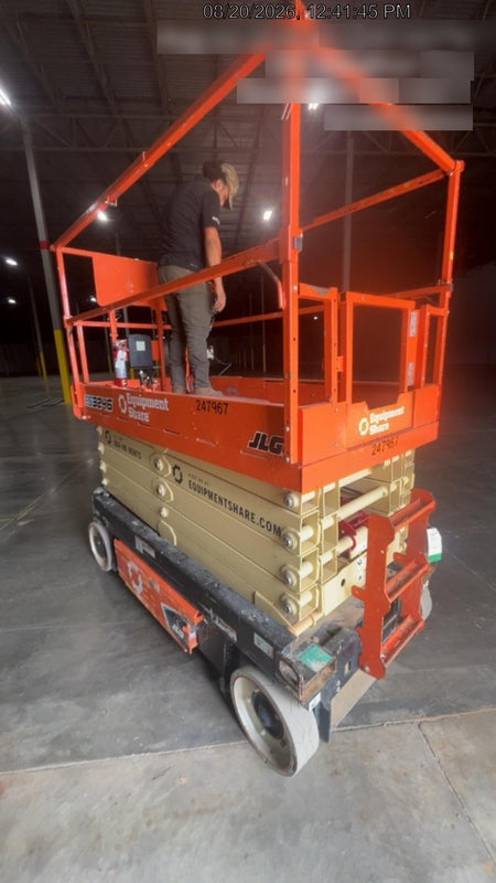 2022 JLG ES3246