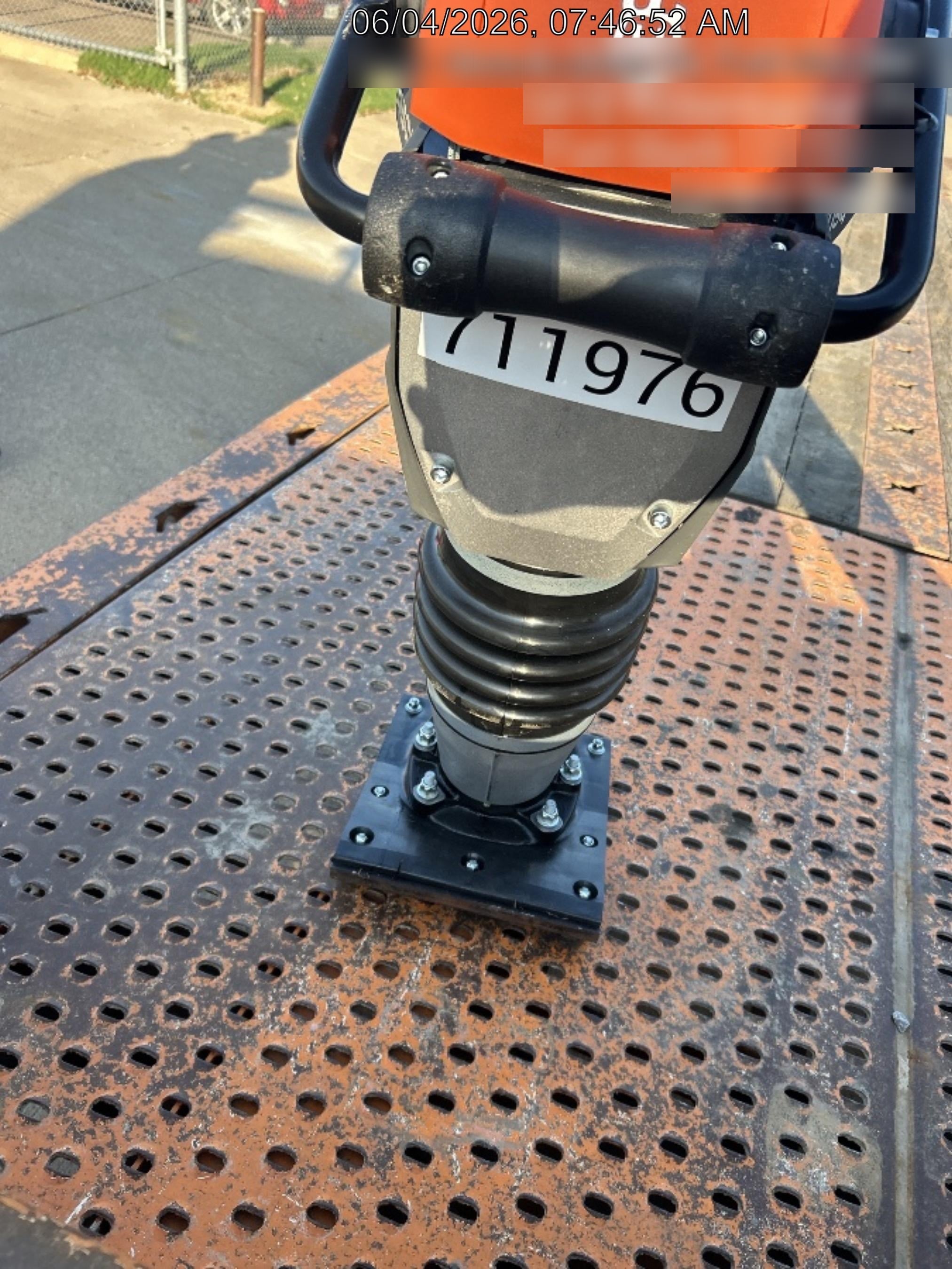 2026 HUSQVARNA LT6005