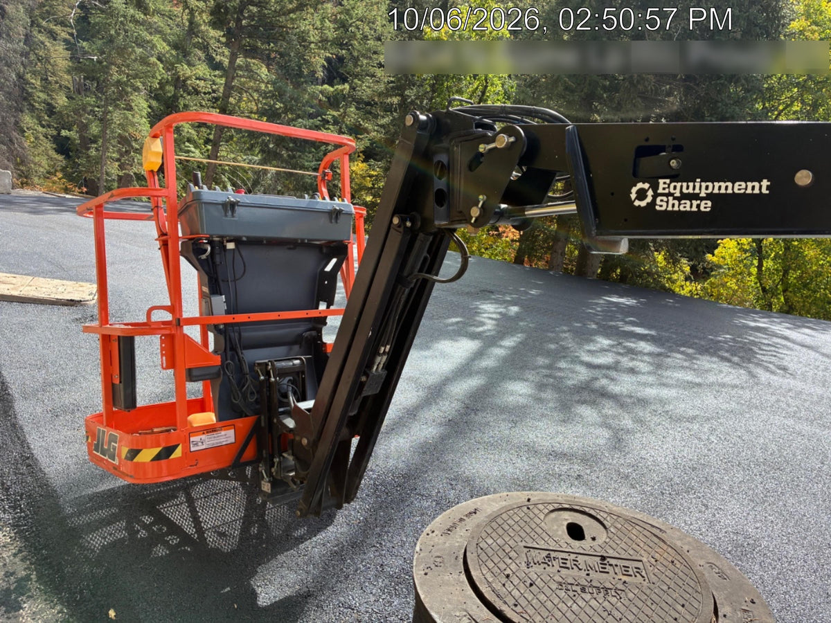 2024 JLG E300AJP