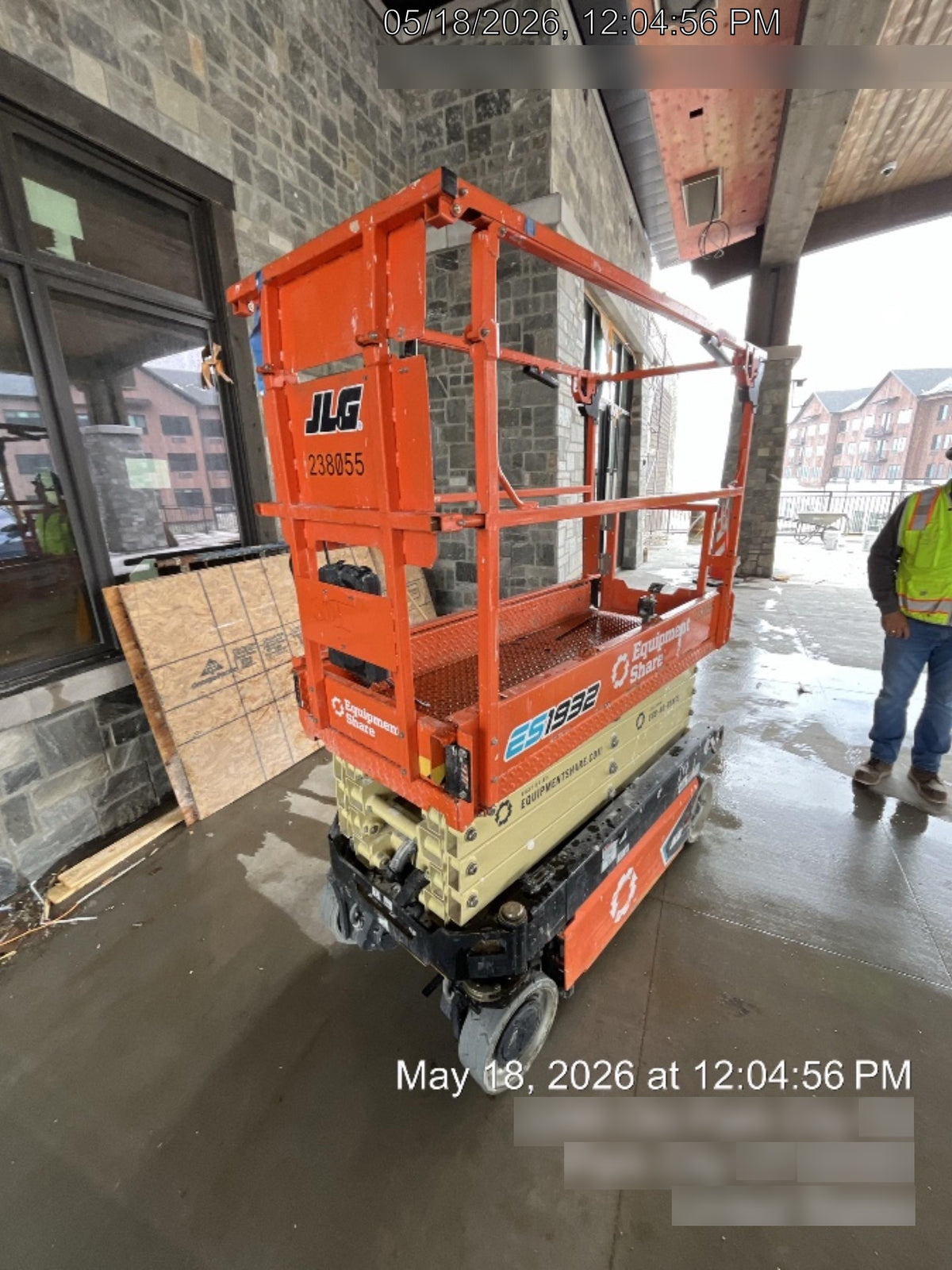 2022 JLG ES1932