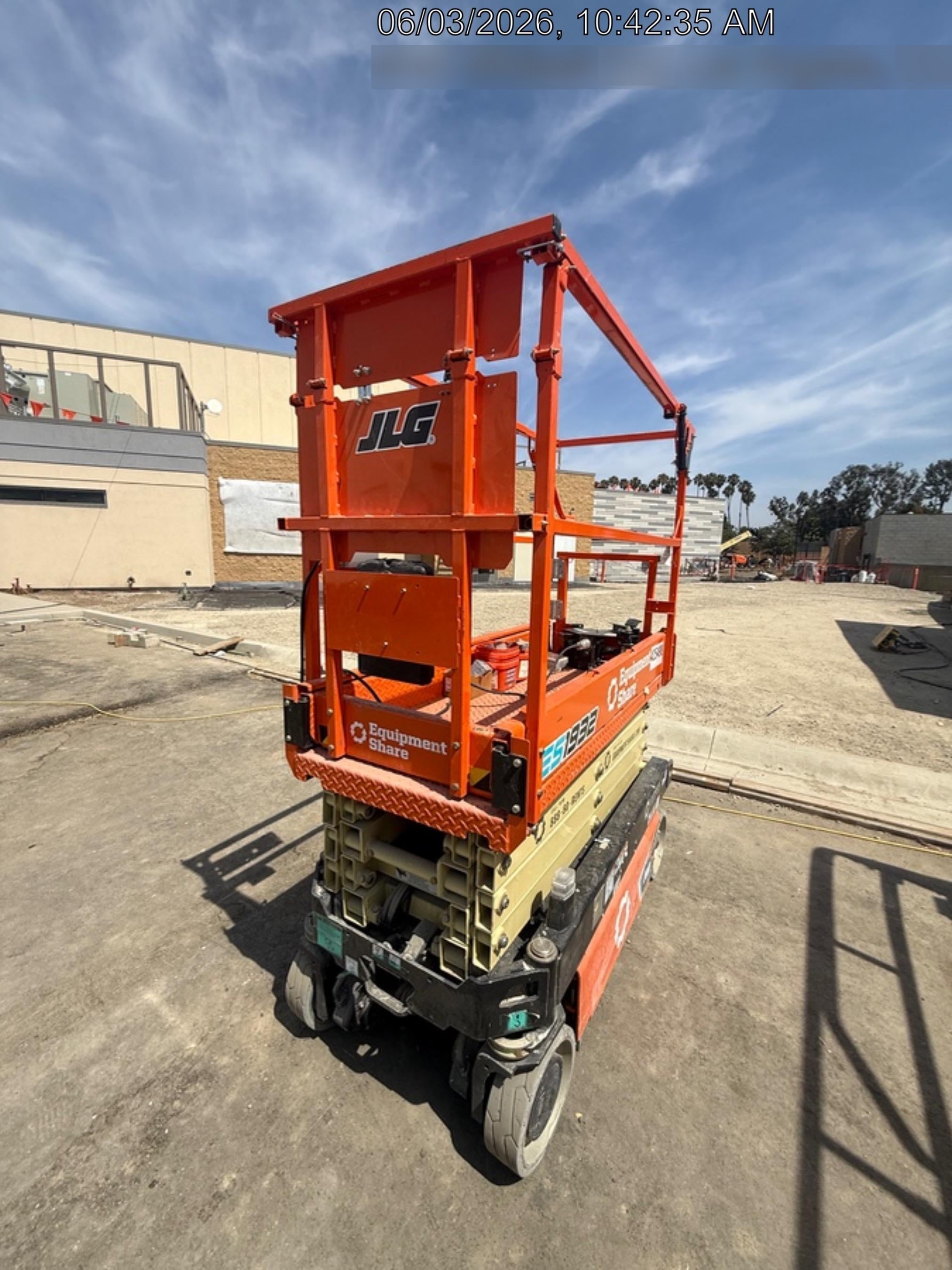 2024 JLG ES1932