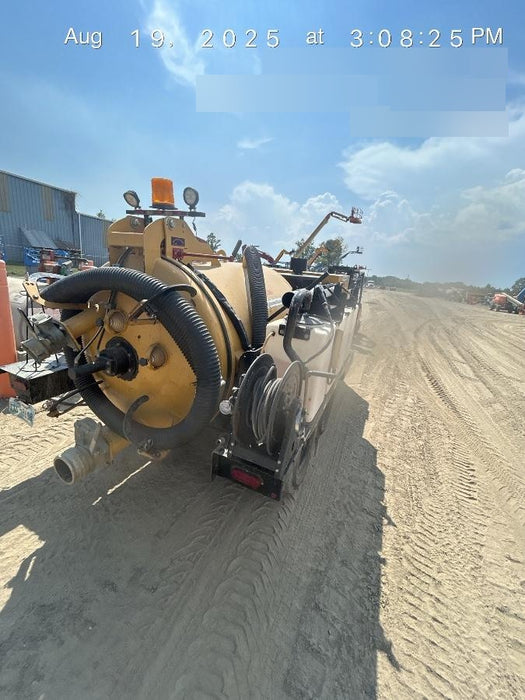 2022 VAC-TRON LP573XDT