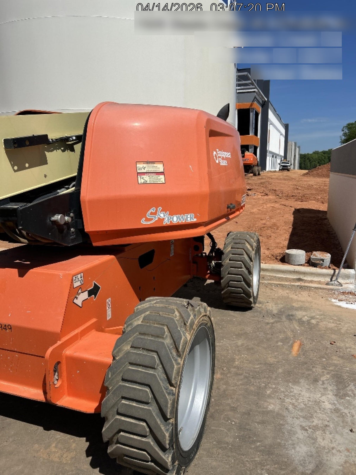 2022 JLG 660SJ