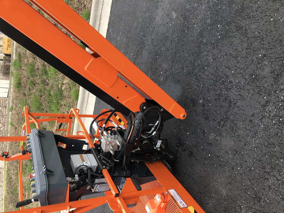 2020 JLG 660SJ