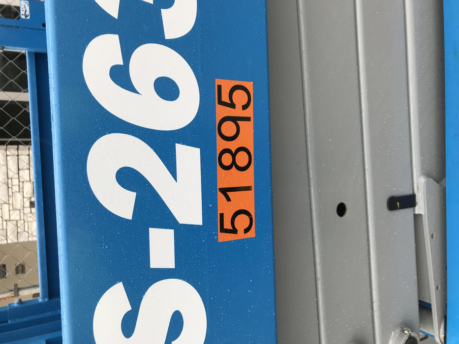 2019 Genie GS-2632 Folding rails with half height swing gate