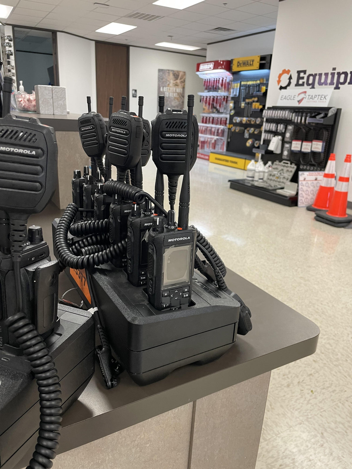 2023 MOTOROLA R7 DISPLAY