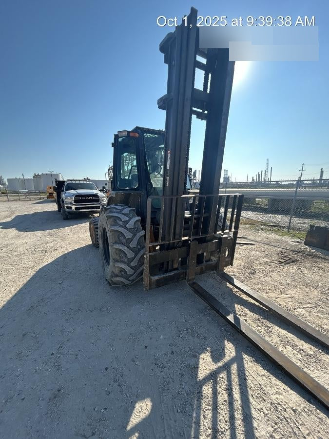 2021 CASE 588H