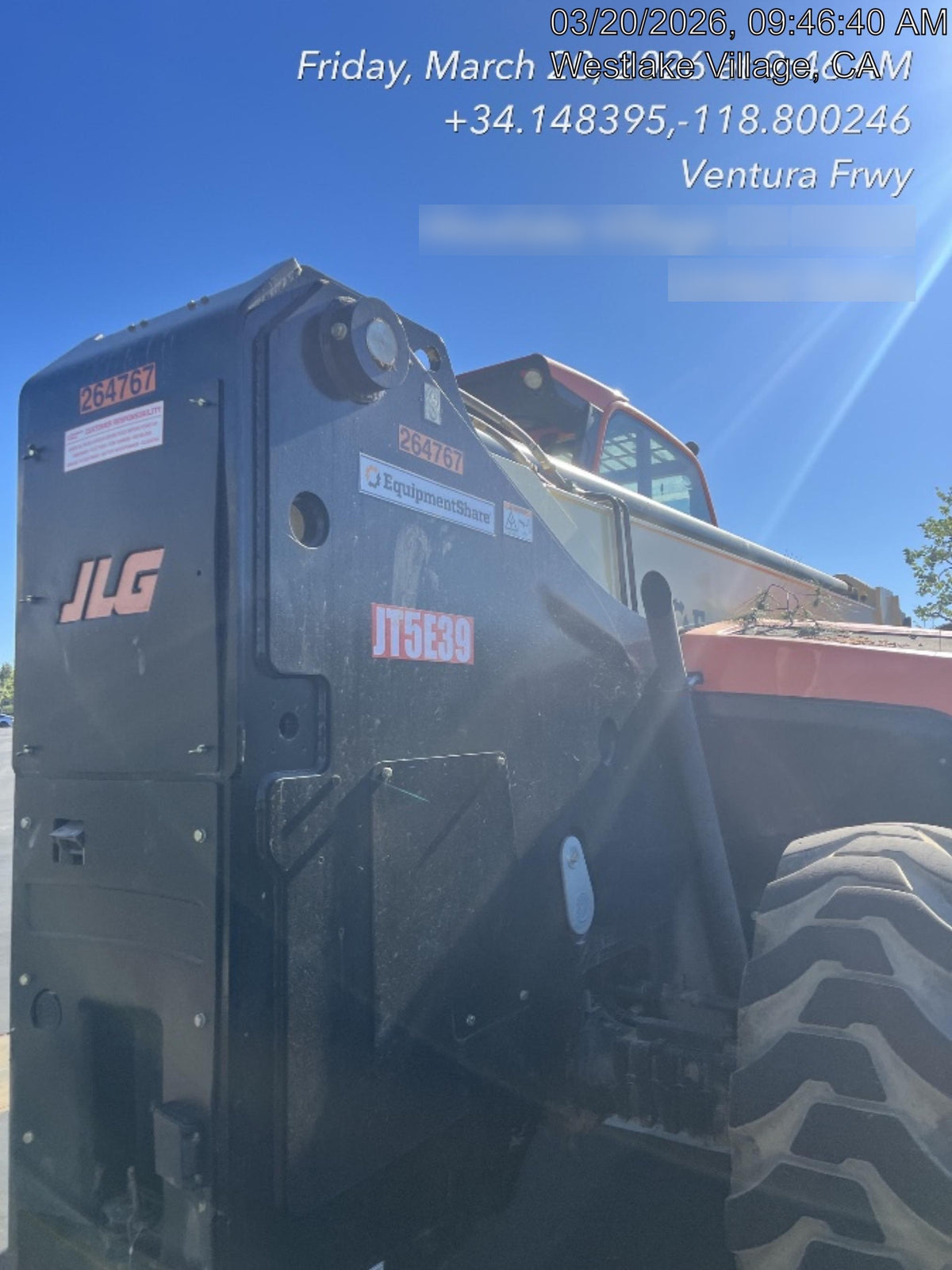 2019 JLG 1075