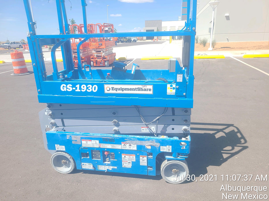 2020 Genie GS-1930 Solid Non Marking Tires, Beacon, Folding rails with half height swing gate