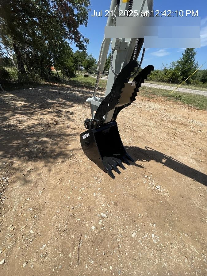 2025 TAKEUCHI 24" Bucket Takeuchi