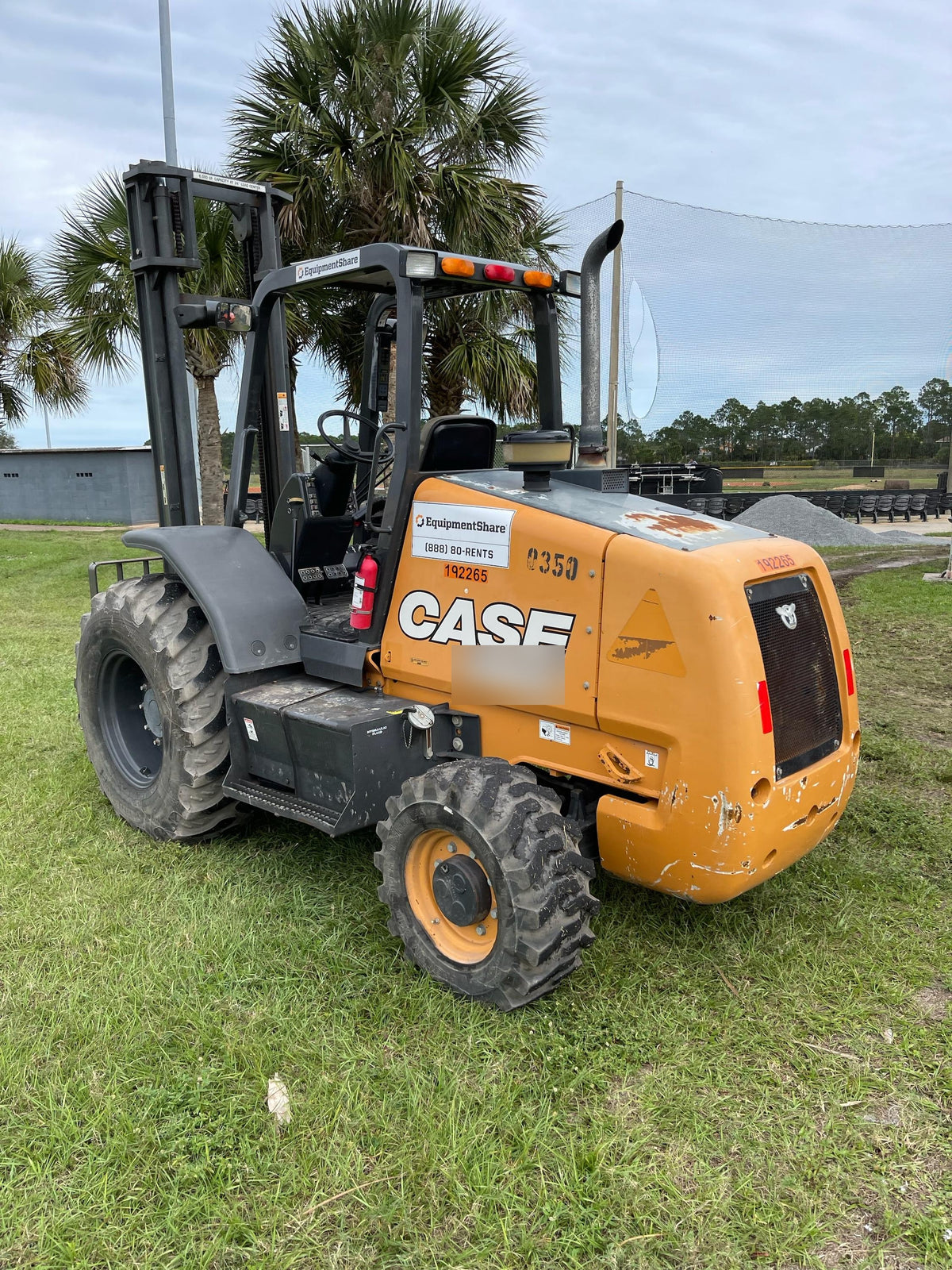 2018 CASE 586H