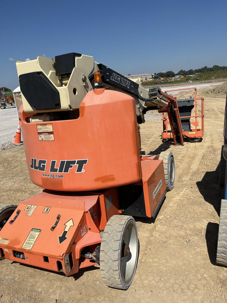 2019 JLG E400AJPN