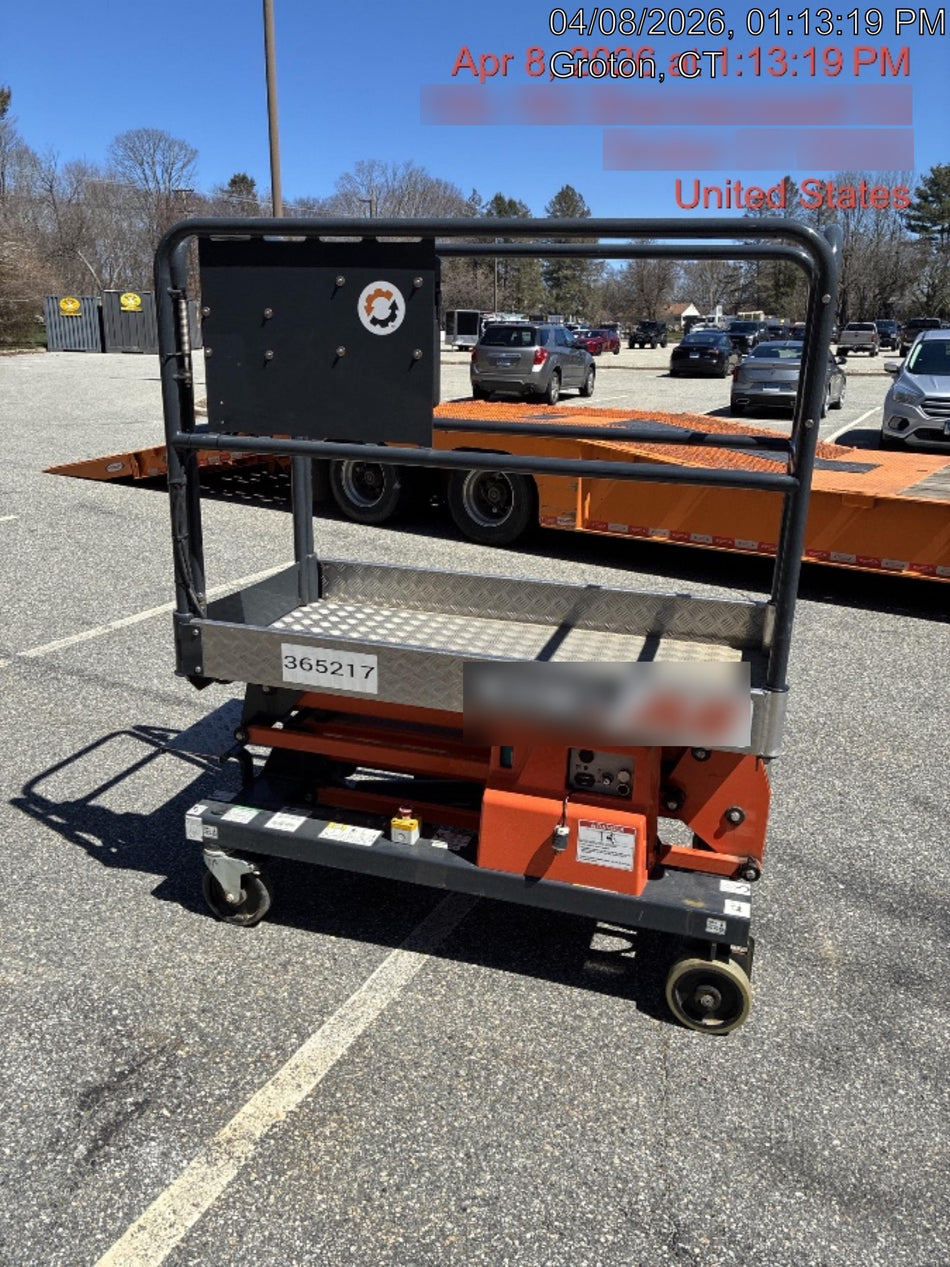 2023 JLG 1030P