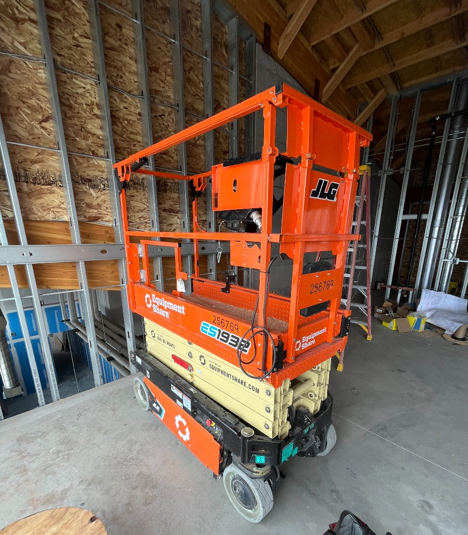 2022 JLG ES1932