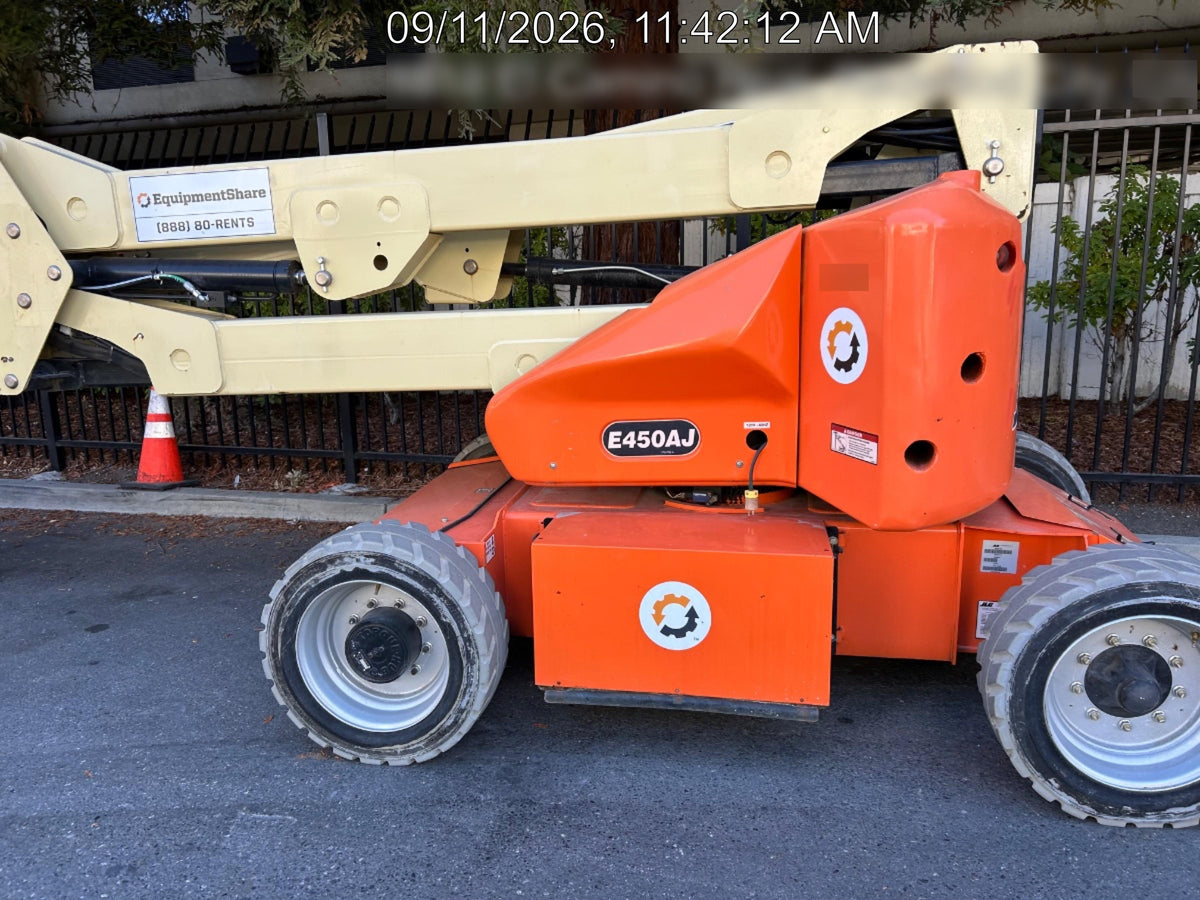 2019 JLG E450AJ