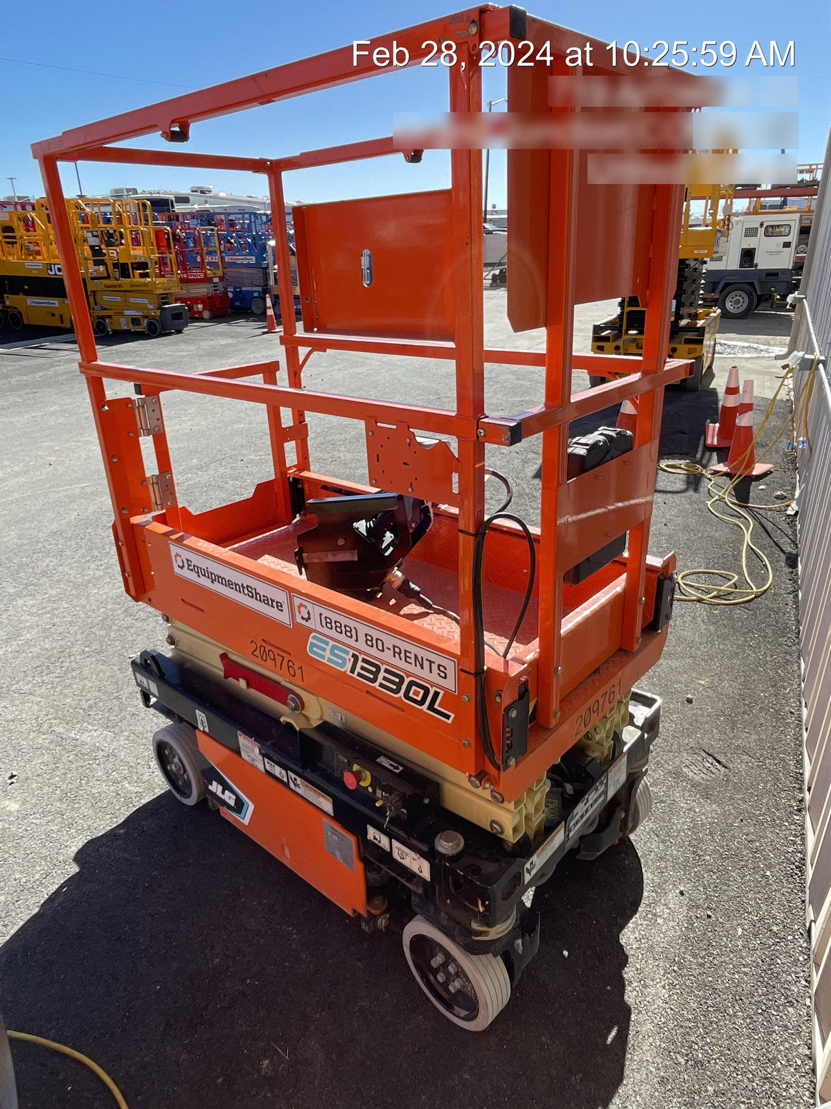 2022 JLG ES1330L