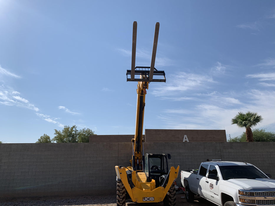 2020 JCB 512-56 Canopy, 74 HP, Solid Tires, STD Worklight, Beacon, Aux Hydraulics, Lifting Eye, Backup Alarm w/66" Carriage, 60" Forks
