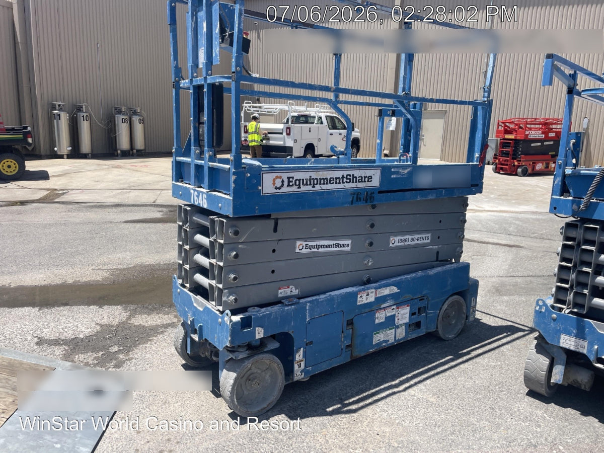 2017 Genie GS-3232 Genie GS3232 Lift w/Folding Rails and Swing Gate